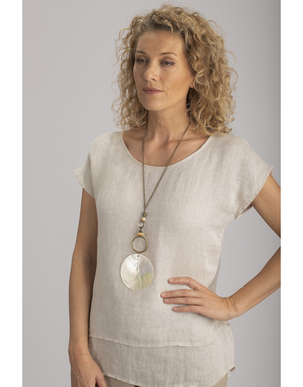 MOTHER-OF-PEARL MEDALLION NECKLACE WITH BRASS CHAINHANDMADE JEWELRY