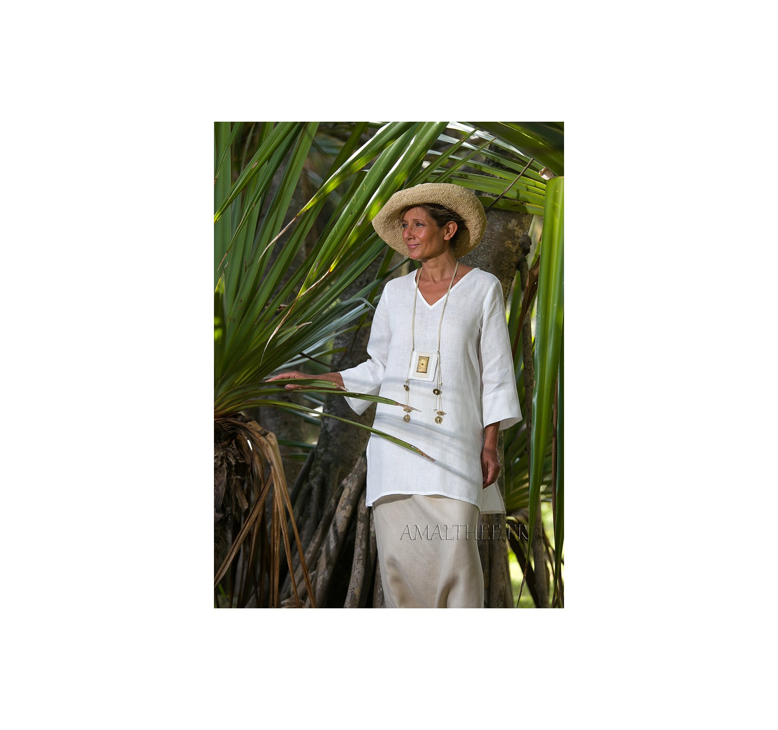 White summer linen tunic with sleeves