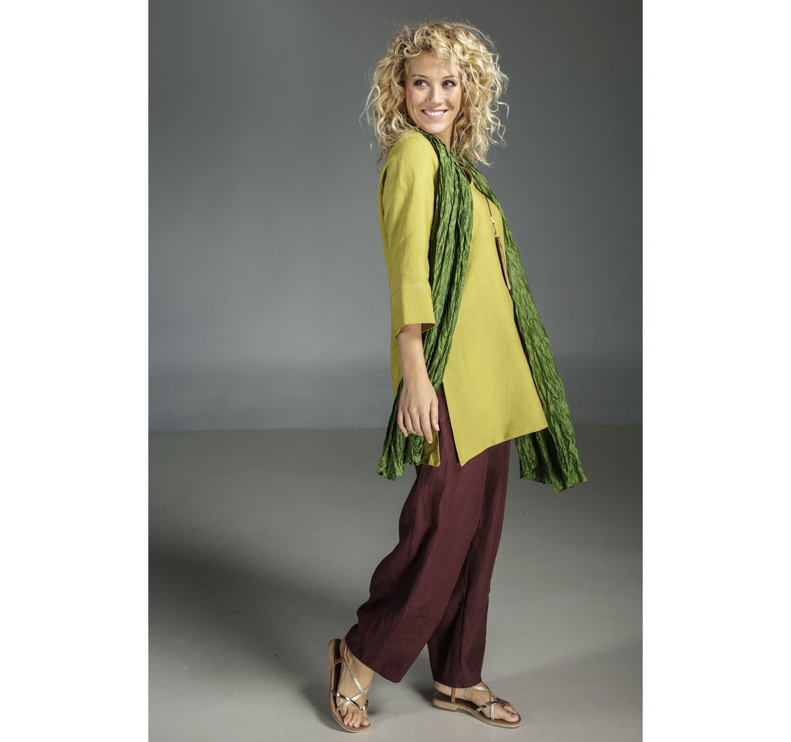 Linden green flax linen INDIE Tunic worn over a linen "Bulle" pants mahogany brown color