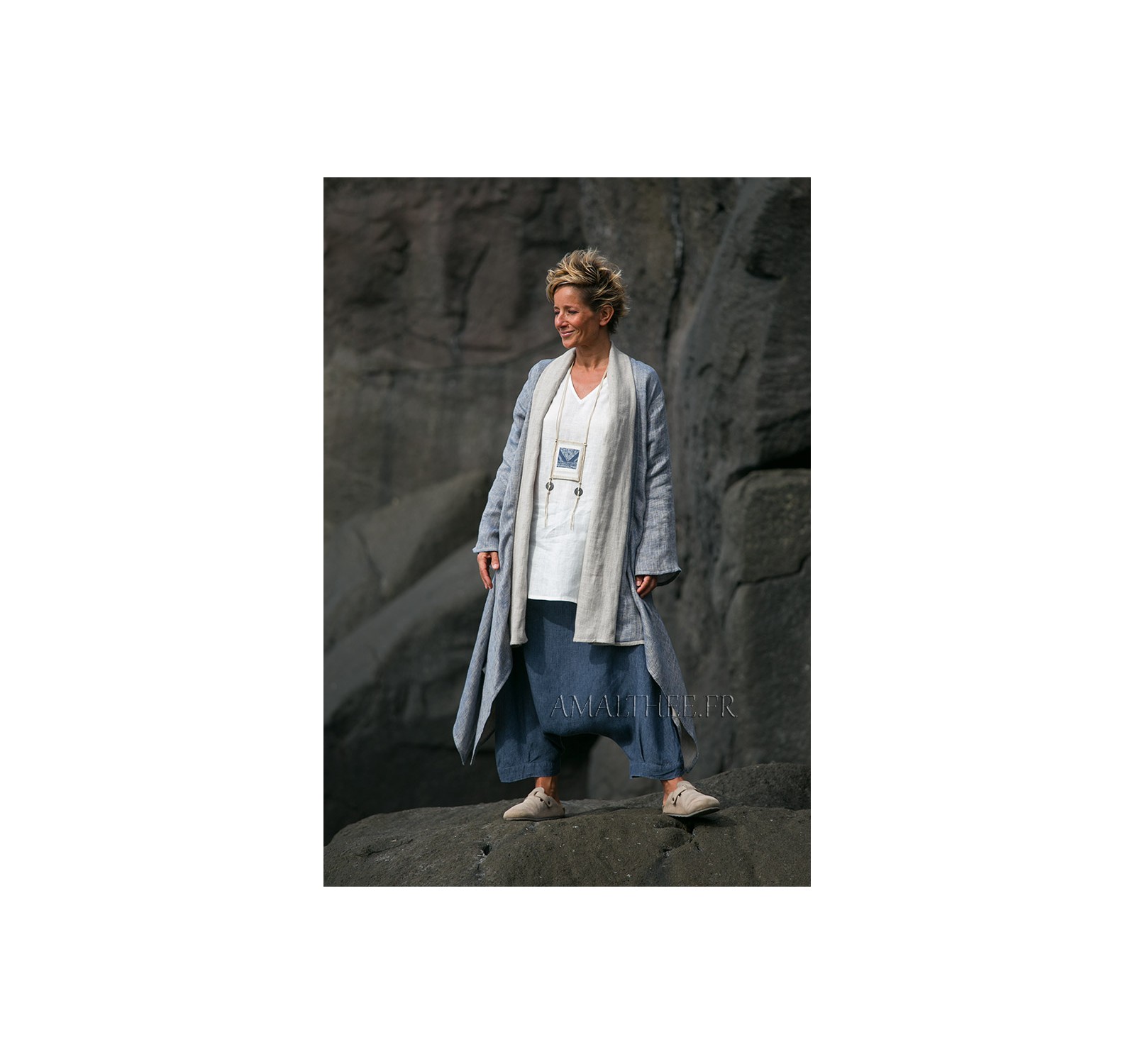 Spring-summer season Blue linen  coat 2 layers woven together oatmeal and blue