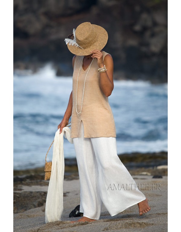 Flax linen summer outfit: beige top and white flare pants