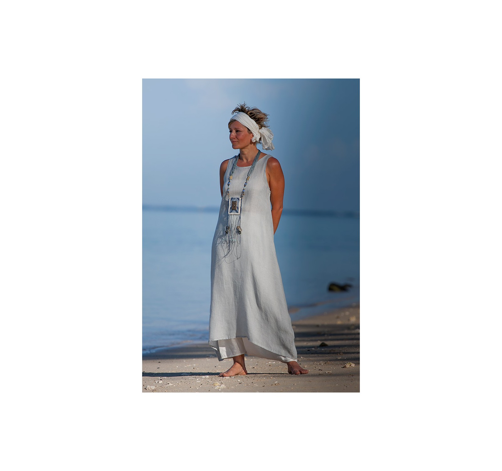 Blue linen gauze tunic with an off white harem-pant