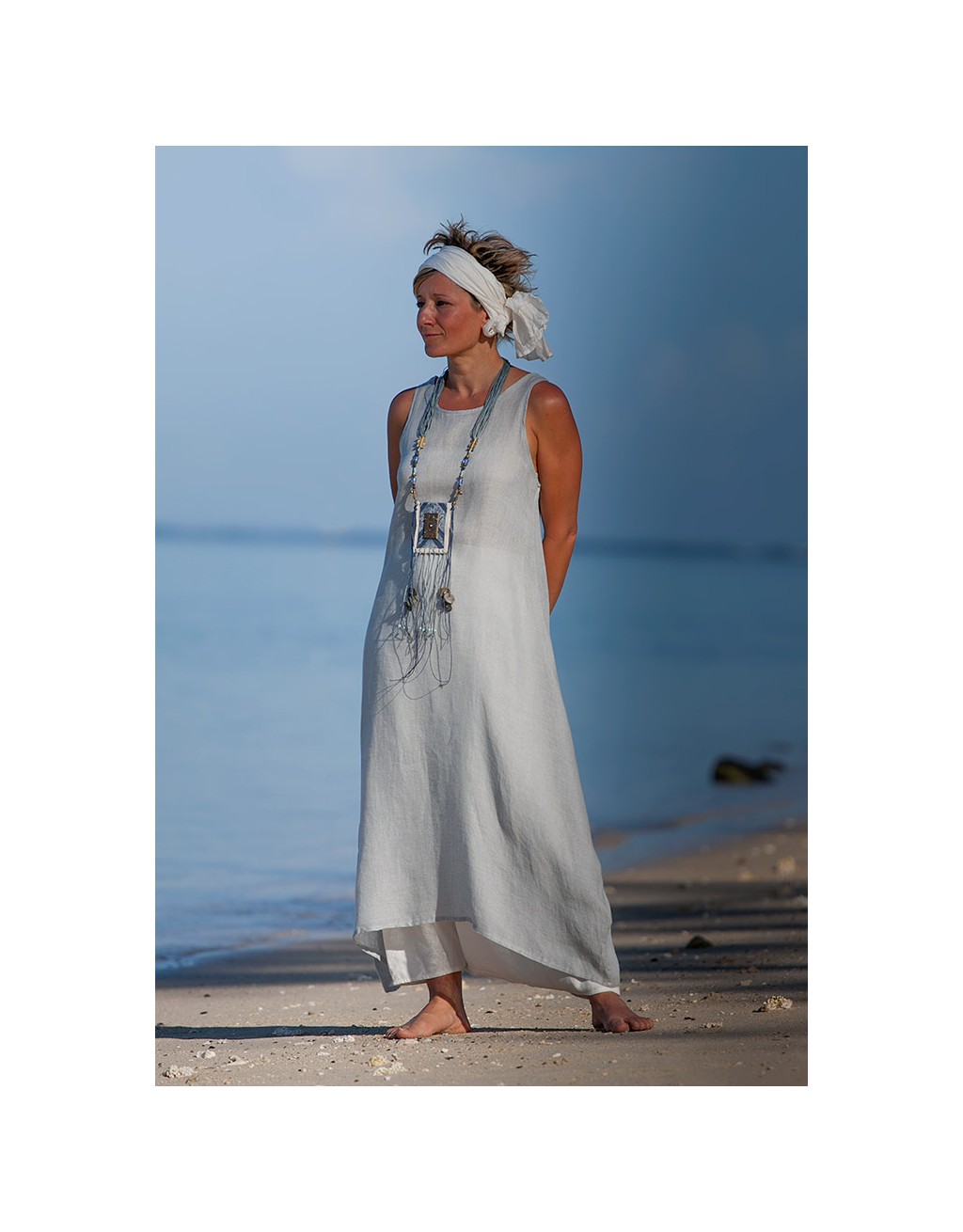 Blue linen gauze tunic with an off white harem-pant