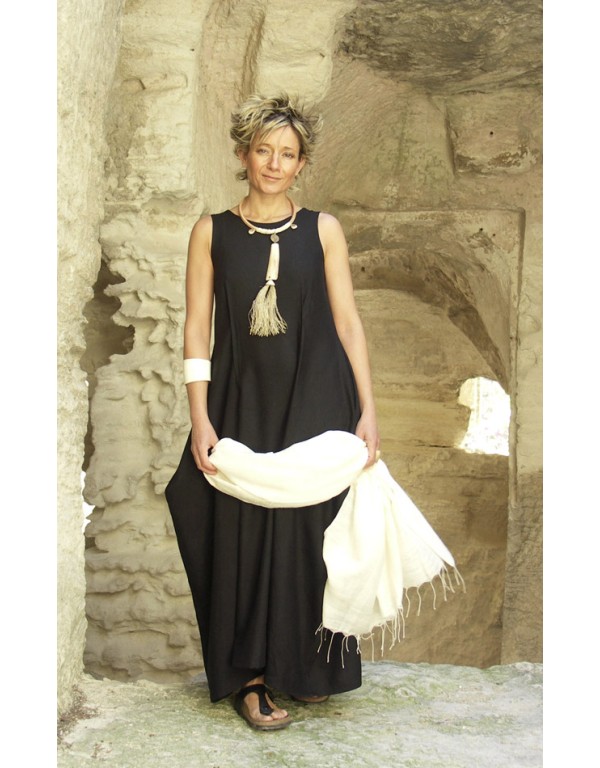 Long black dress made of tencel