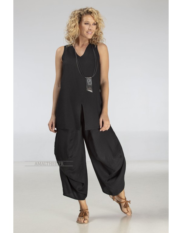 Funky drape legs black pant with assorted top