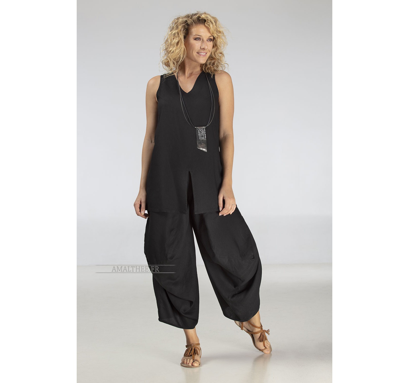 Funky drape legs black pant with assorted top