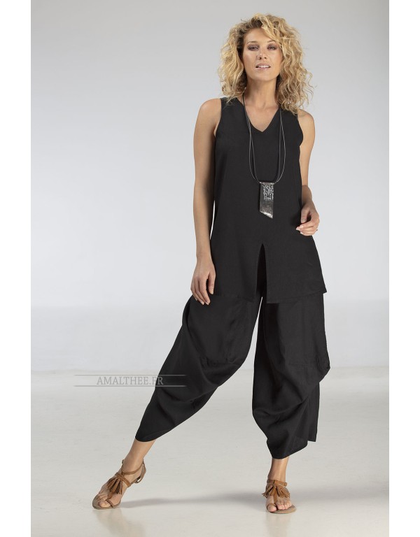 Funky drape legs black pant with assorted top