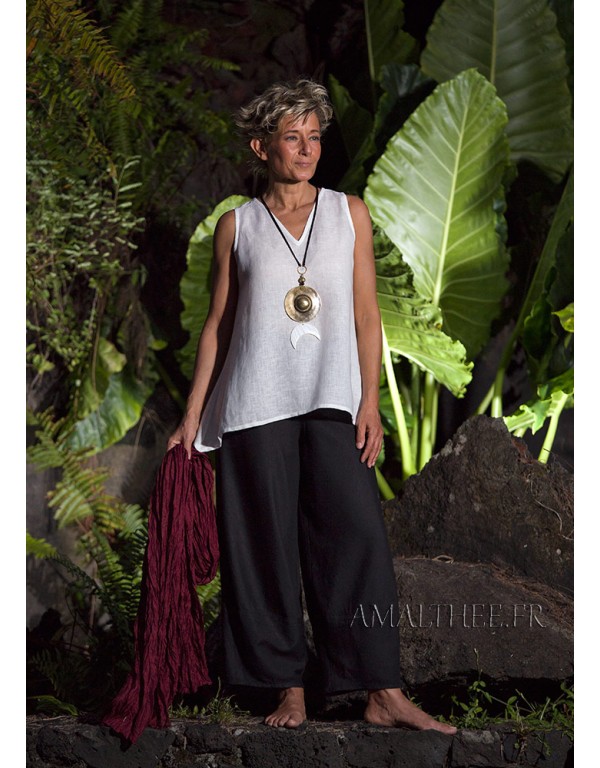 Black wide legs linen trousers with white linen gauze top