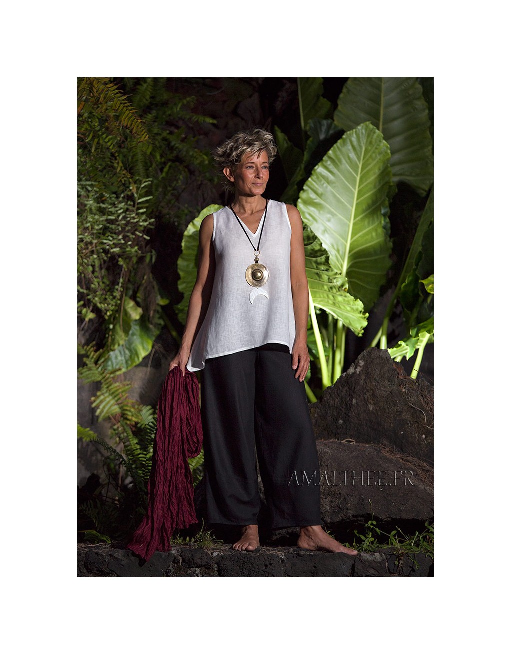 Black wide legs linen trousers with white linen gauze top