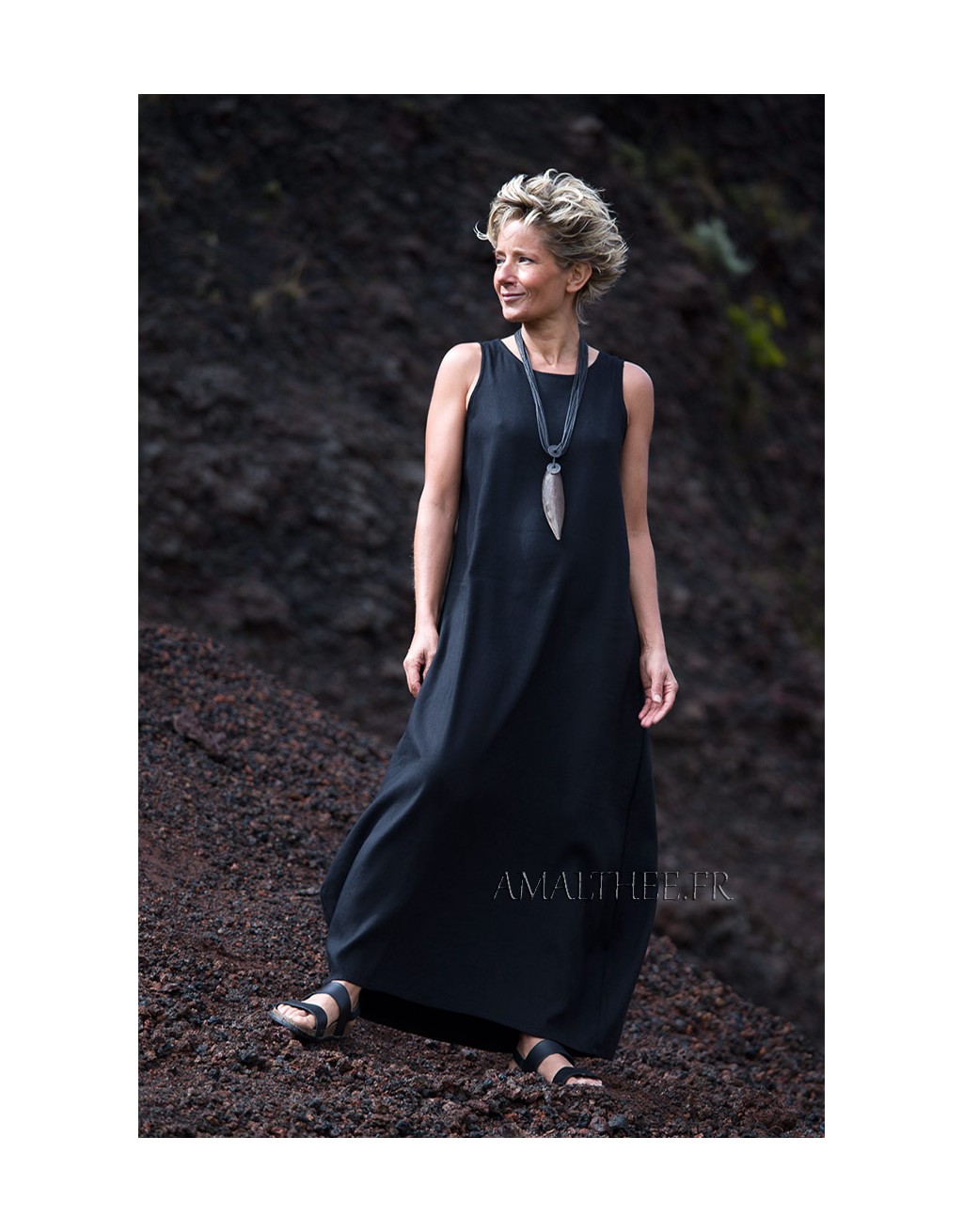 Long sleeveless black dress