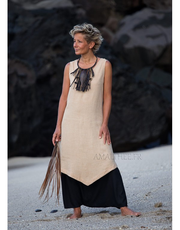 Summer outfit: beige linen flax long tunic with black sarouel