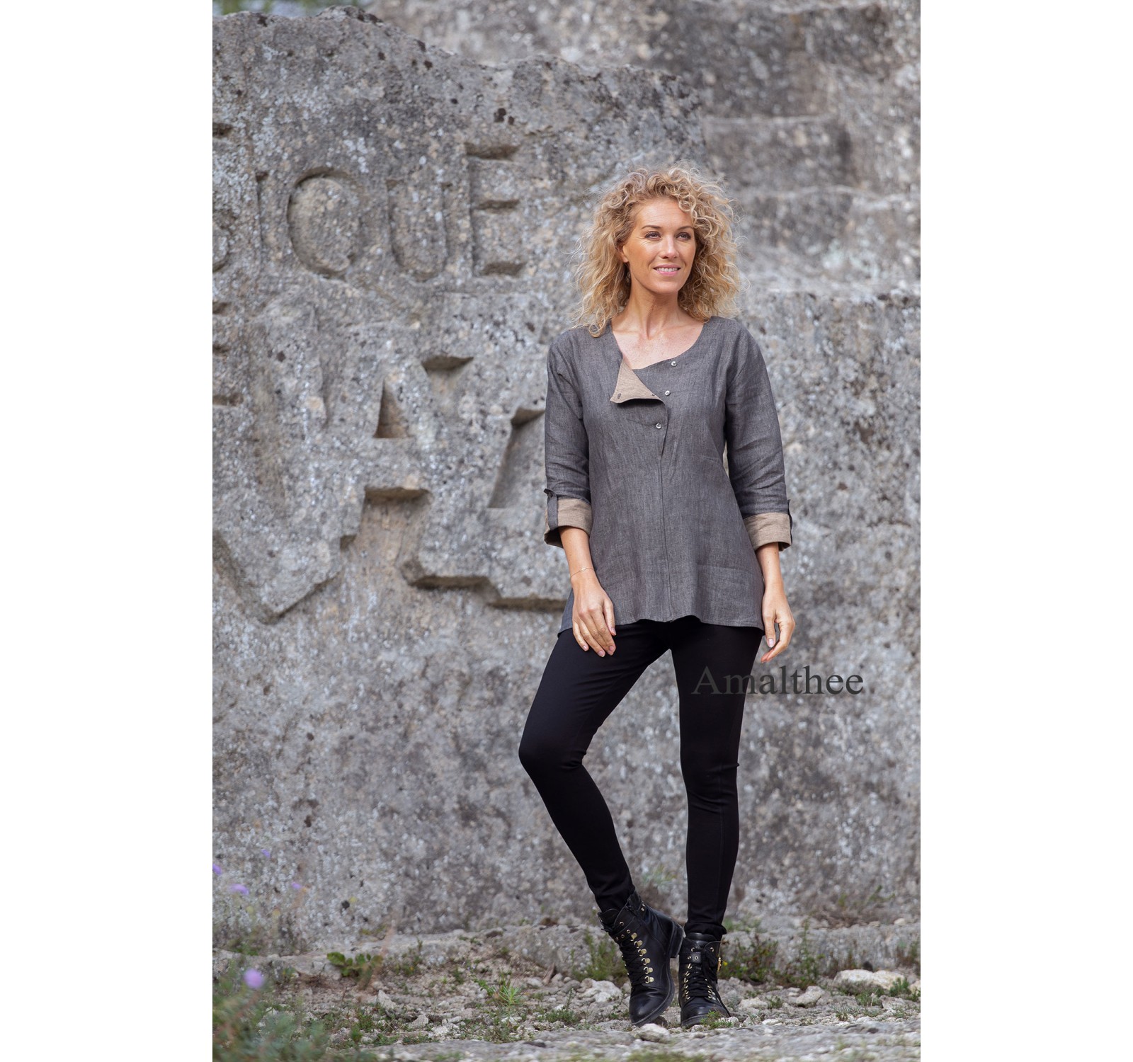 Two-tone Mathilde tunic in stone gray / taupe chambray linen with black jeggings