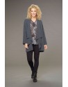 Lise coat in anthracite-colored wool linen with drape on the front with the unstructured Alaya tunic and black jeggings