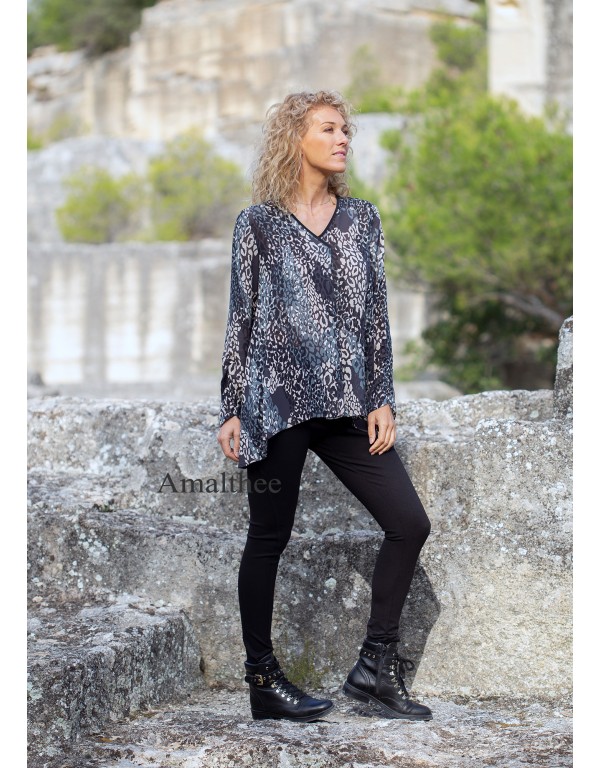 Alaya fluid tunic with a pretty sea green print with the black jeggings