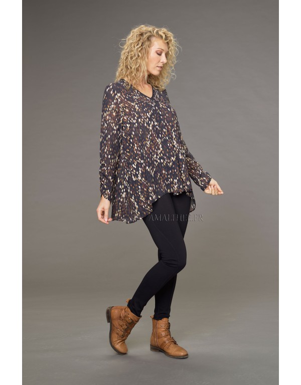 Alaya fluid tunic with autumn print wth the black jeggings